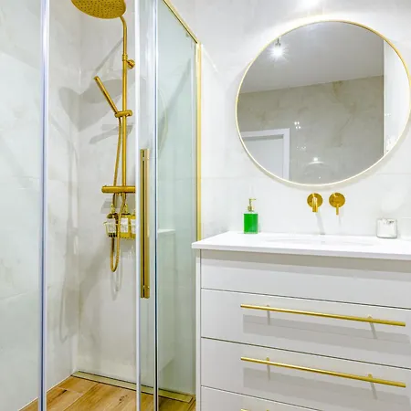 Apartment Golden Wings By Aparo -- Cicha Okolica, Nowy Apartament, Taras, Lozeczko Dla Dziecka, Nowoczesne Bemowo