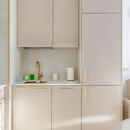 Golden Wings By Aparo -- Cicha Okolica, Nowy Apartament, Taras, Lozeczko Dla Dziecka, Nowoczesne Bemowo Warschau