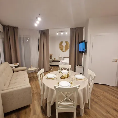Golden Wings Warszawa By Aparo -- Cicha Okolica, Nowy Apartament, Taras, Lozeczko Dla Dziecka, Nowoczesne Bemowo Warsaw