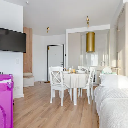 Golden Wings By Aparo -- Cicha Okolica, Nowy Apartament, Taras, łóżeczko Dla Dziecka, Nowoczesne Bemowo Varsóvia