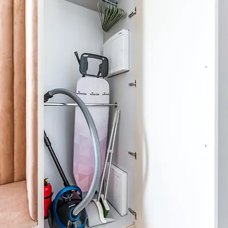 Golden Wings By Aparo -- Cicha Okolica, Nowy Apartament, Taras, Lozeczko Dla Dziecka, Nowoczesne Bemowo