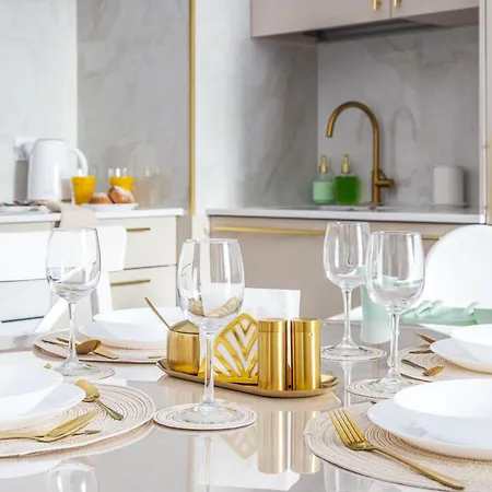 Διαμέρισμα Golden Wings By Aparo -- Cicha Okolica, Nowy Apartament, Taras, Lozeczko Dla Dziecka, Nowoczesne Bemowo *