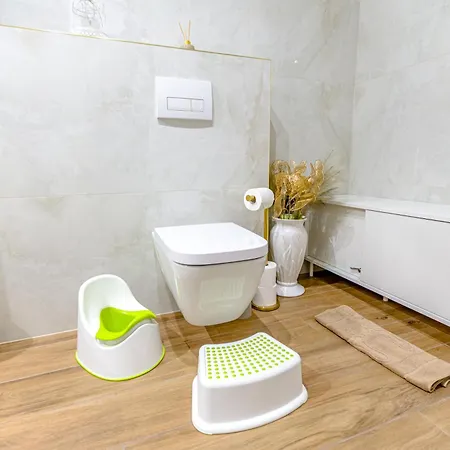 Golden Wings By Aparo -- Cicha Okolica, Nowy Apartament, Taras, Lozeczko Dla Dziecka, Nowoczesne Bemowo 아파트 바르샤바