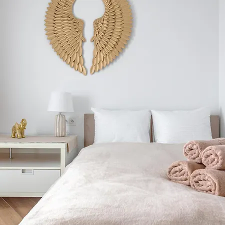 Golden Wings Warszawa By Aparo -- Cicha Okolica, Nowy Apartament, Taras, Lozeczko Dla Dziecka, Nowoczesne Bemowo