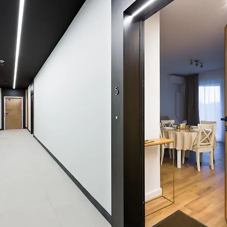 Golden Wings By Aparo -- Cicha Okolica, Nowy Apartament, Taras, Lozeczko Dla Dziecka, Nowoczesne Bemowo 华沙